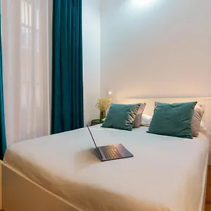 Crossroad Four - Locazione Turistica Bed & Breakfast